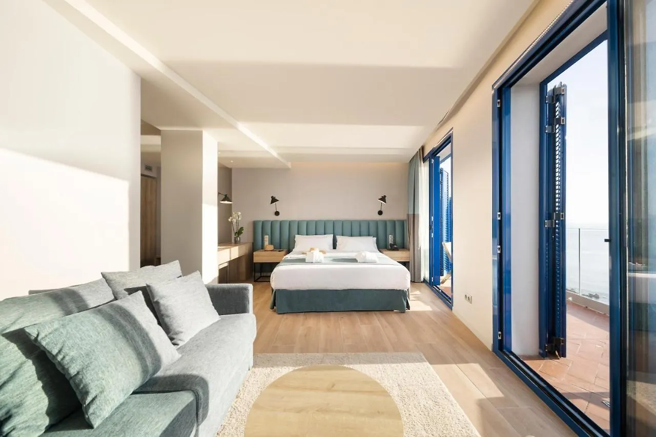 Hotel Voramar L' Escala 4*,  España